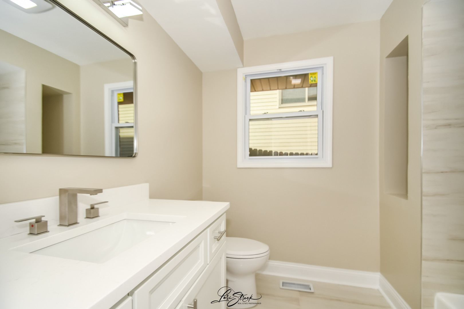 16813 89th Avenue, Orland Hills, IL 60487