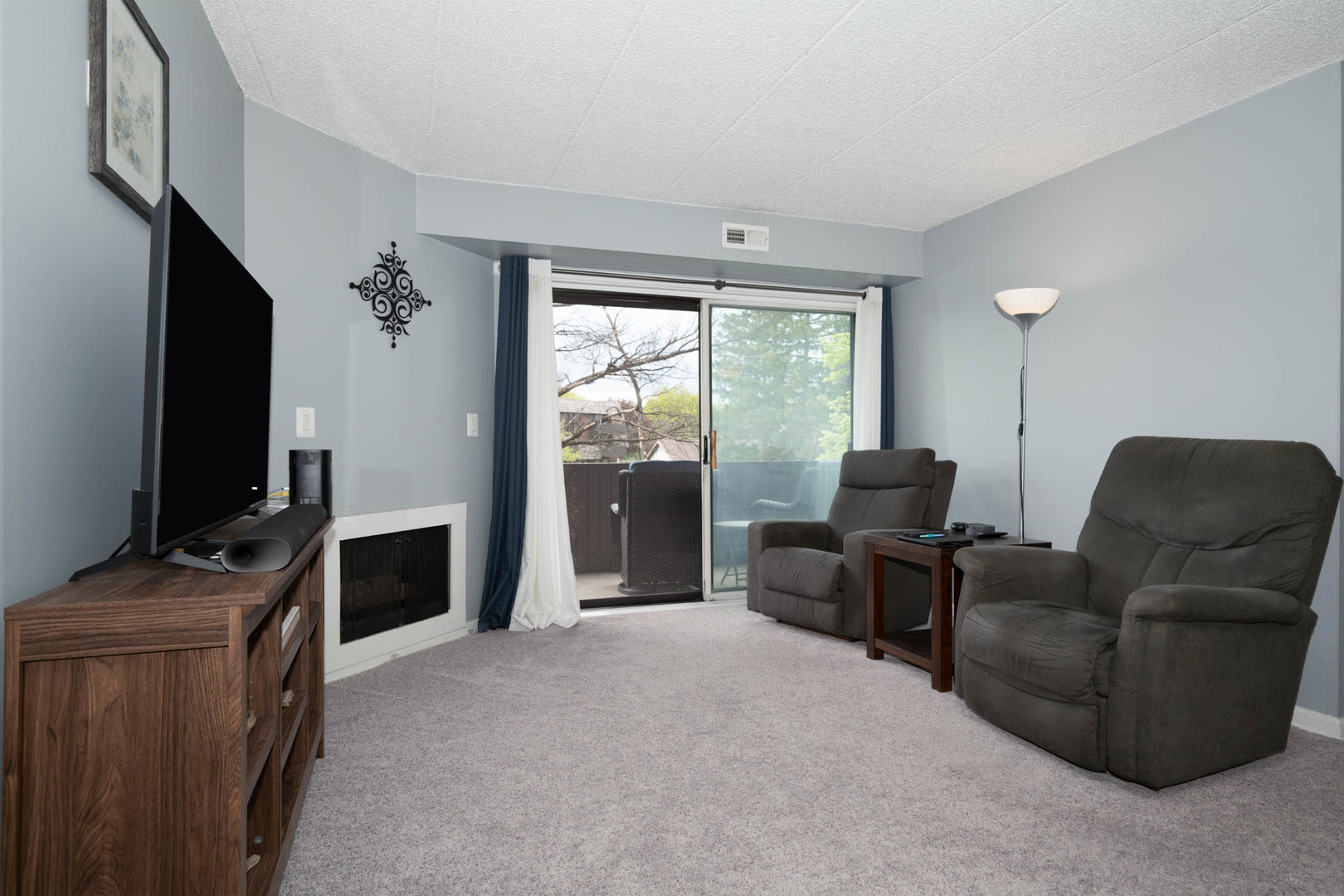 500 Timber Ridge Drive #202A, Carol Stream, IL 60188