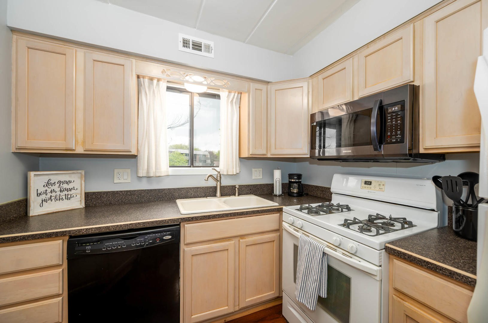 500 Timber Ridge Drive #202A, Carol Stream, IL 60188