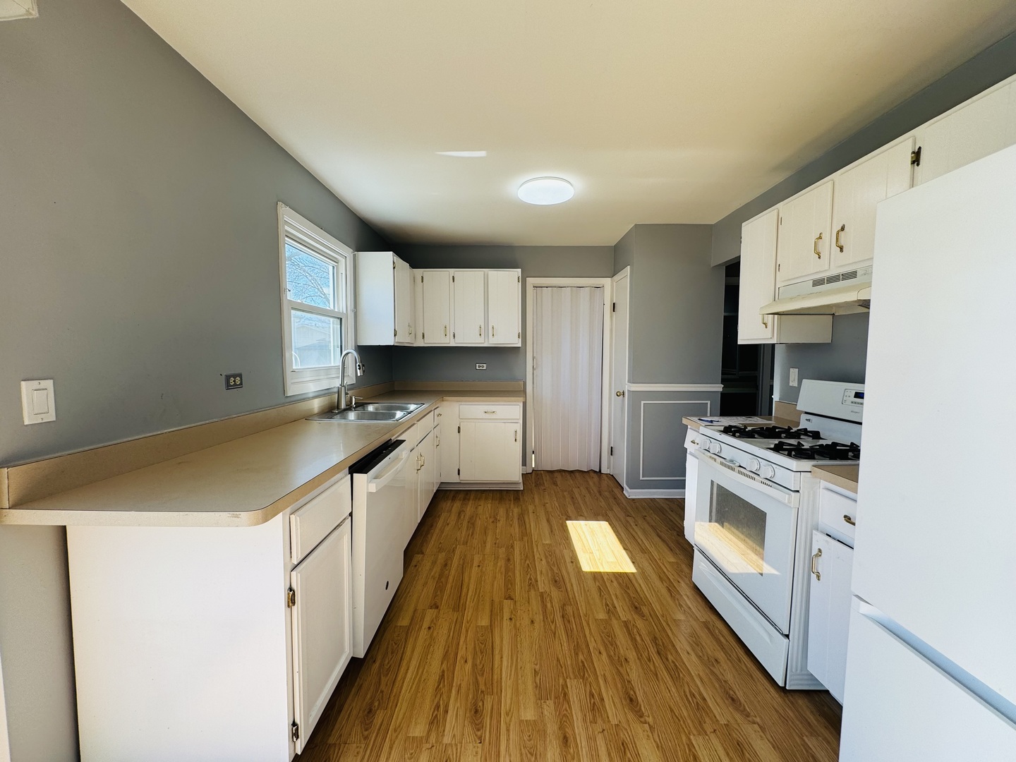 923 Daniels Court, Schaumburg, IL 60194