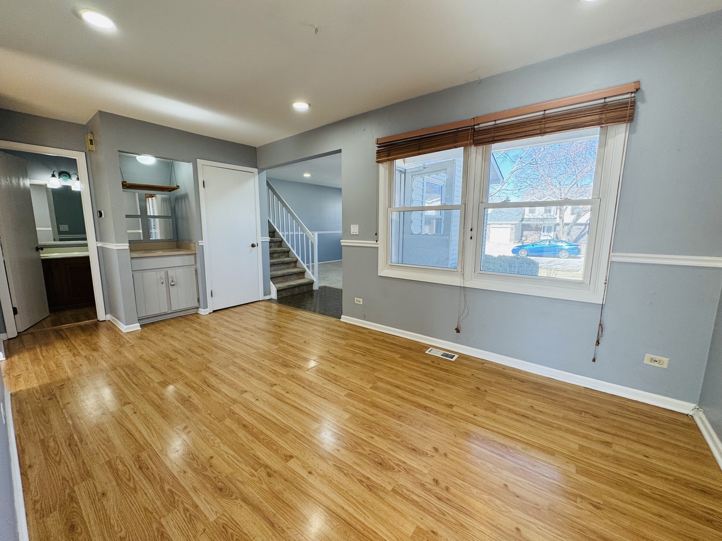 923 Daniels Court, Schaumburg, IL 60194