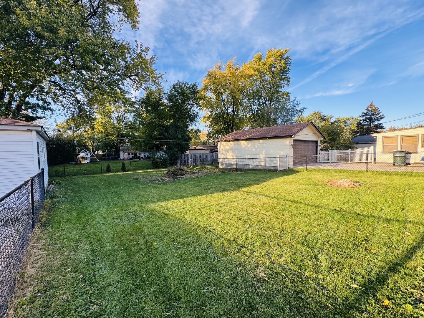 670 Lakeview Lane, Hoffman Estates, IL 60169