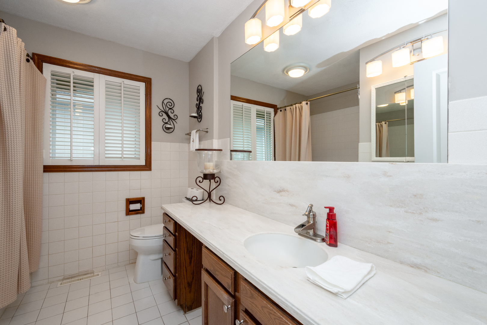 39895 N Crabapple Drive, Antioch, IL 60002