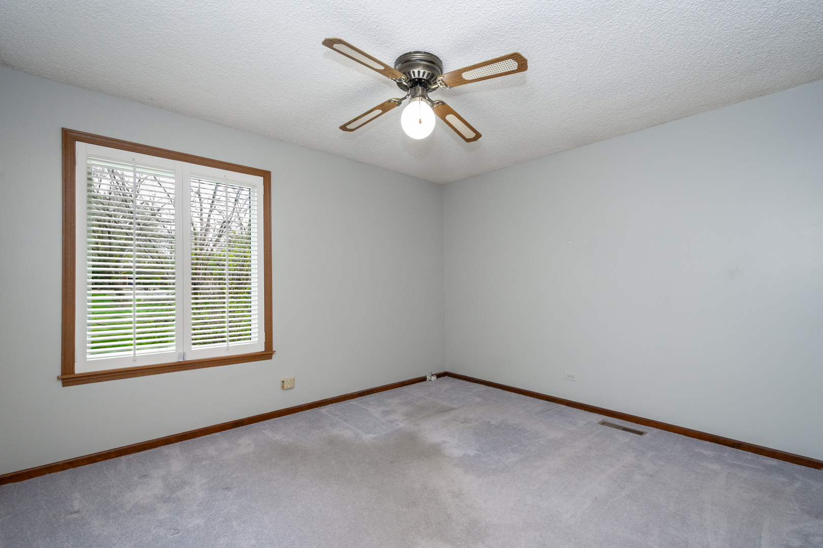 39895 N Crabapple Drive, Antioch, IL 60002