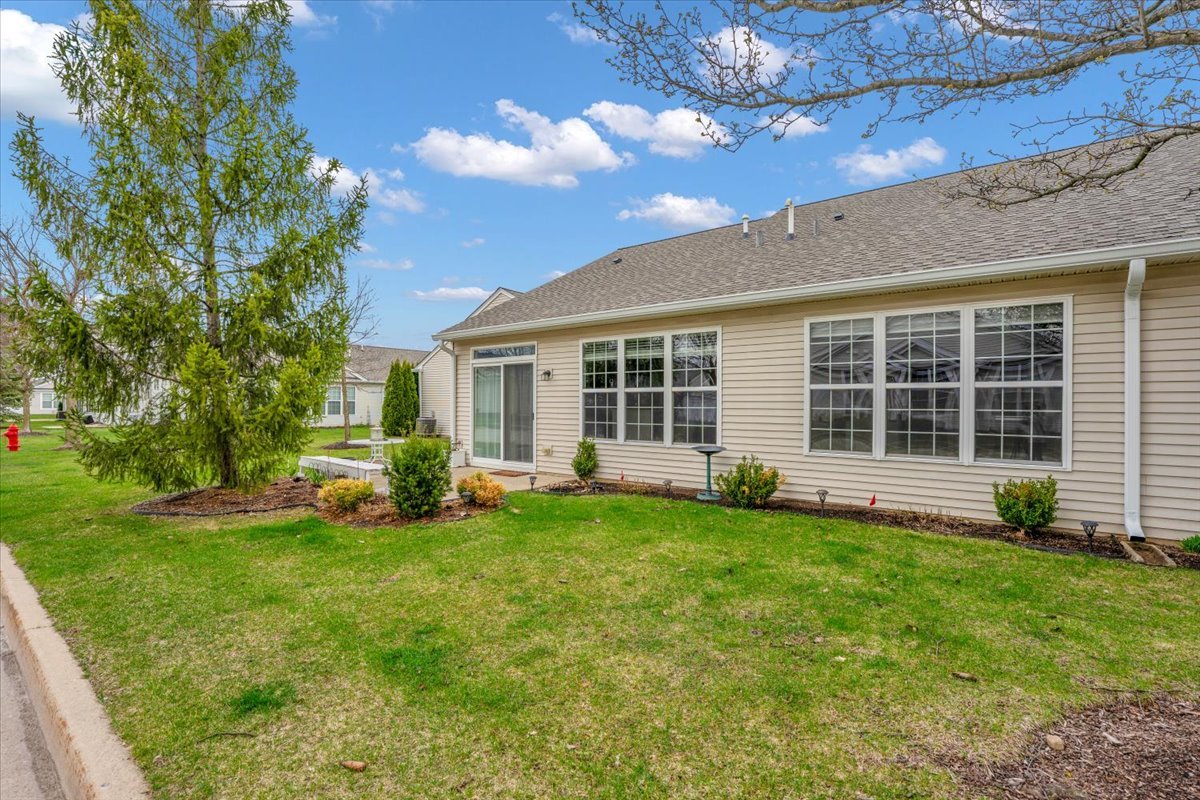 14084 Moraine Hills Drive, Huntley, IL 60142