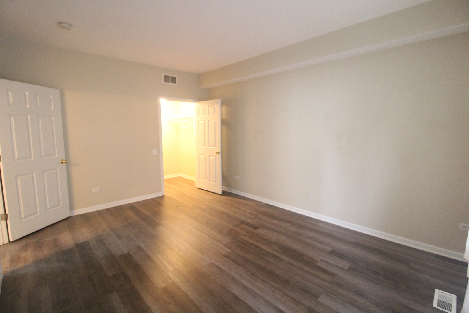 2903 STONEWATER Drive #2903, Naperville, IL 60564