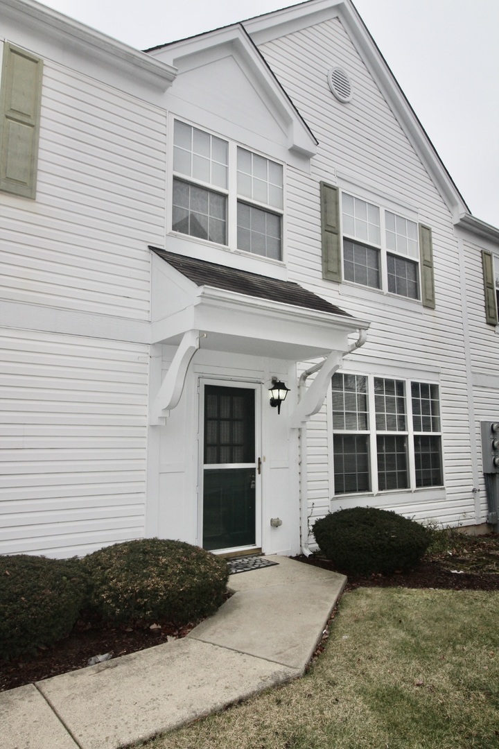 2903 STONEWATER Drive #2903, Naperville, IL 60564