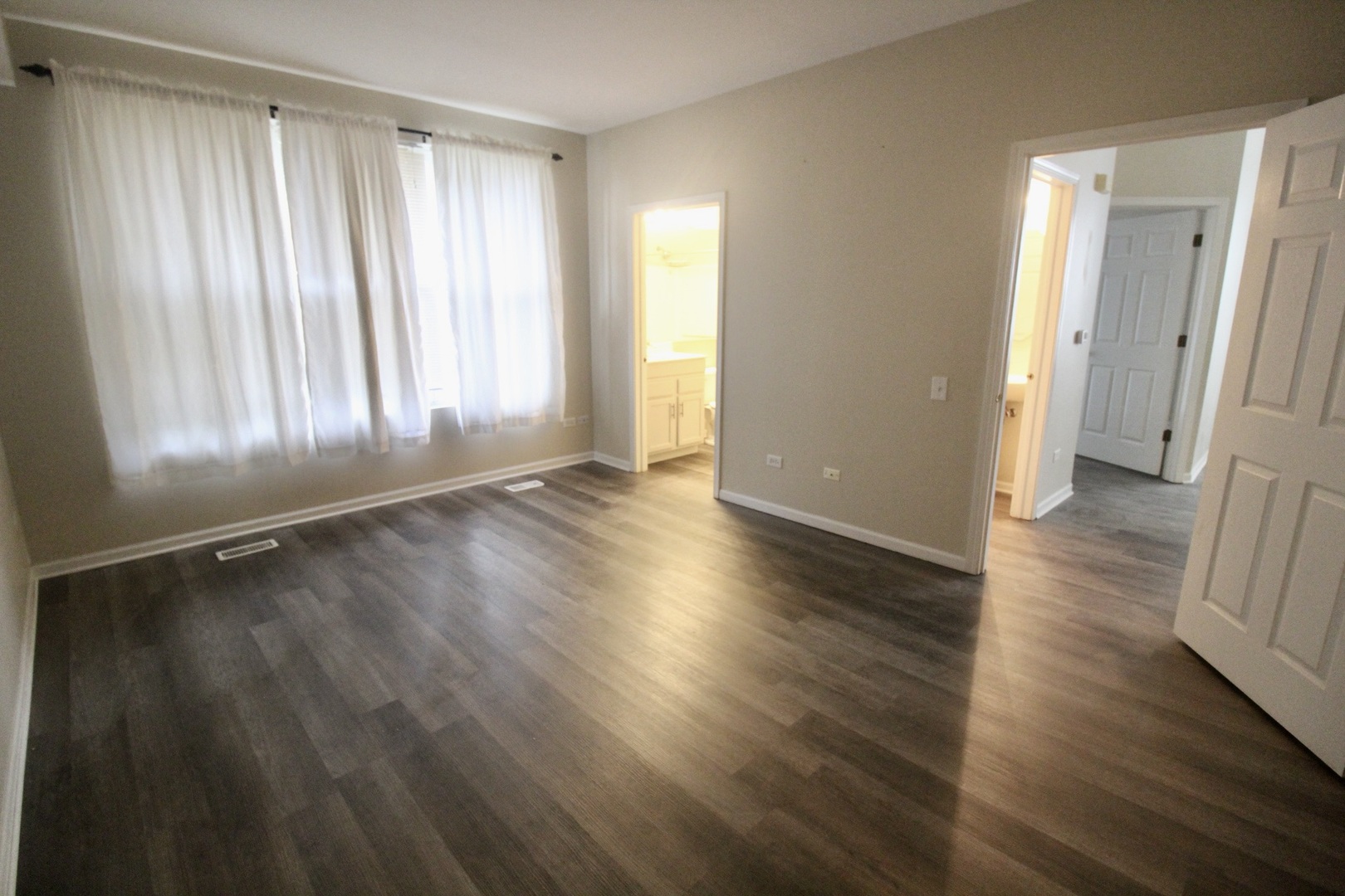 2903 STONEWATER Drive #2903, Naperville, IL 60564