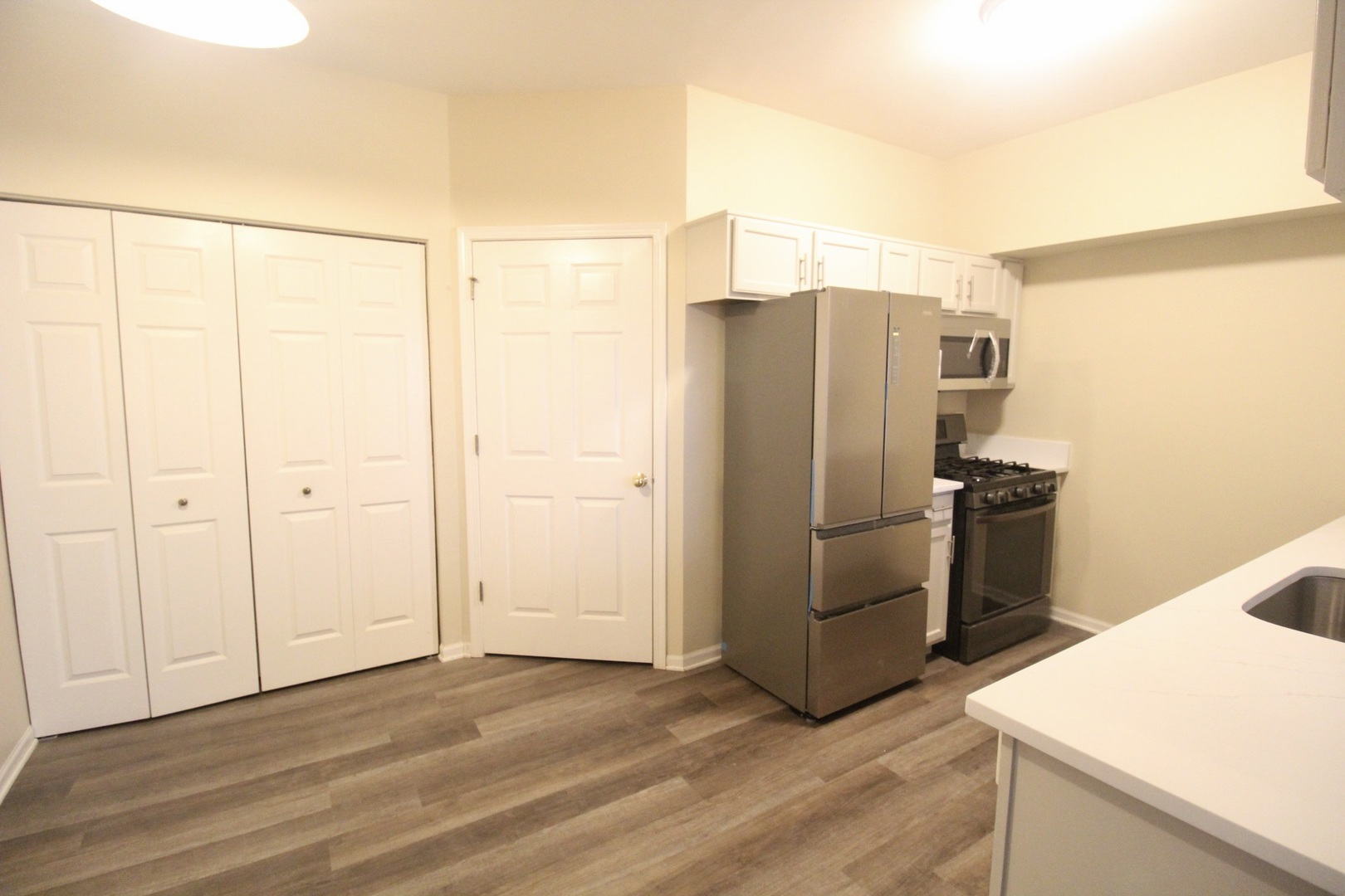 2903 STONEWATER Drive #2903, Naperville, IL 60564