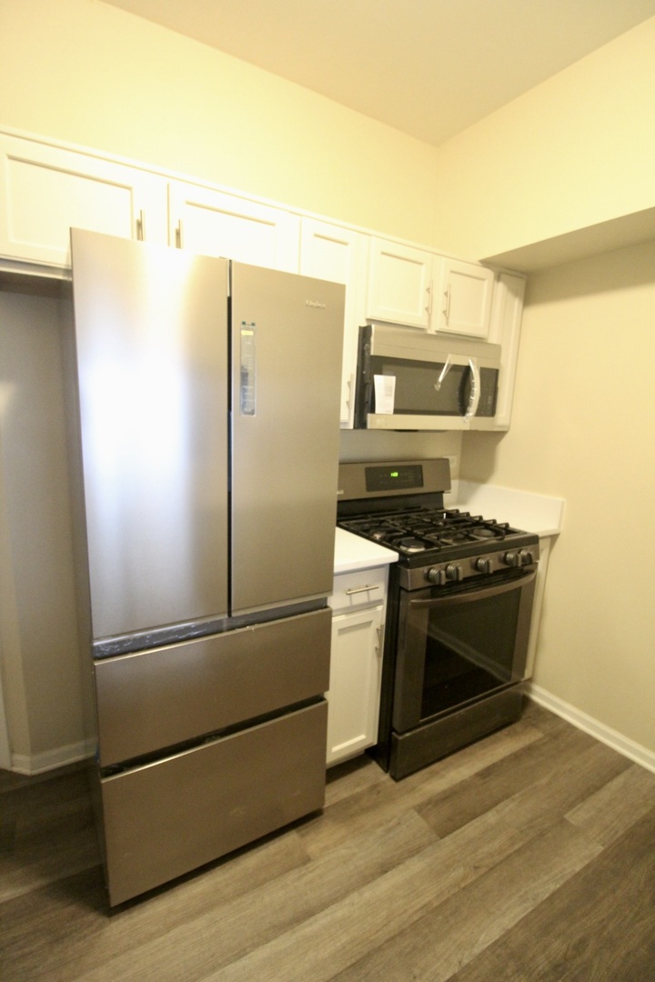 2903 STONEWATER Drive #2903, Naperville, IL 60564