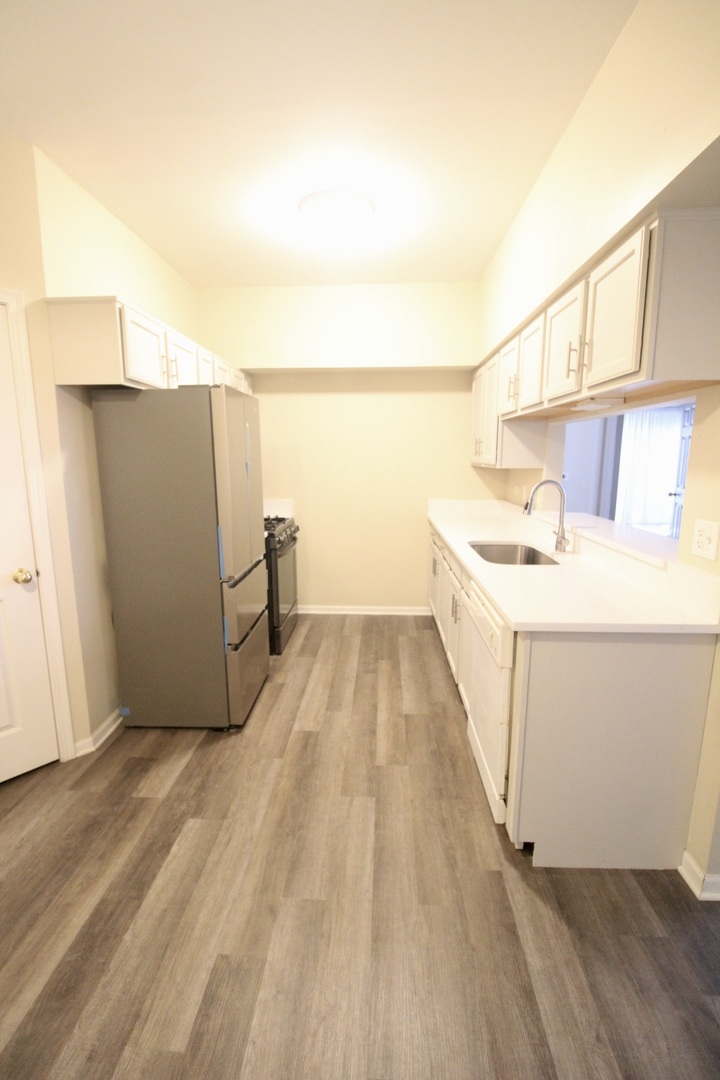 2903 STONEWATER Drive #2903, Naperville, IL 60564