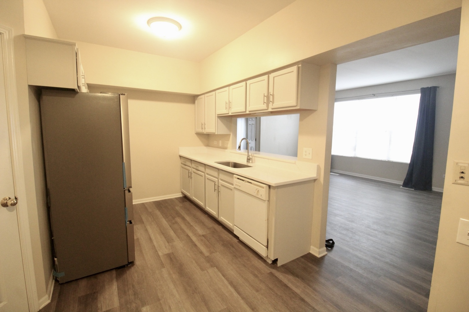 2903 STONEWATER Drive #2903, Naperville, IL 60564