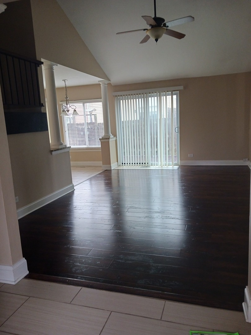 734 Colorado Court #734, Carol Stream, IL 60188