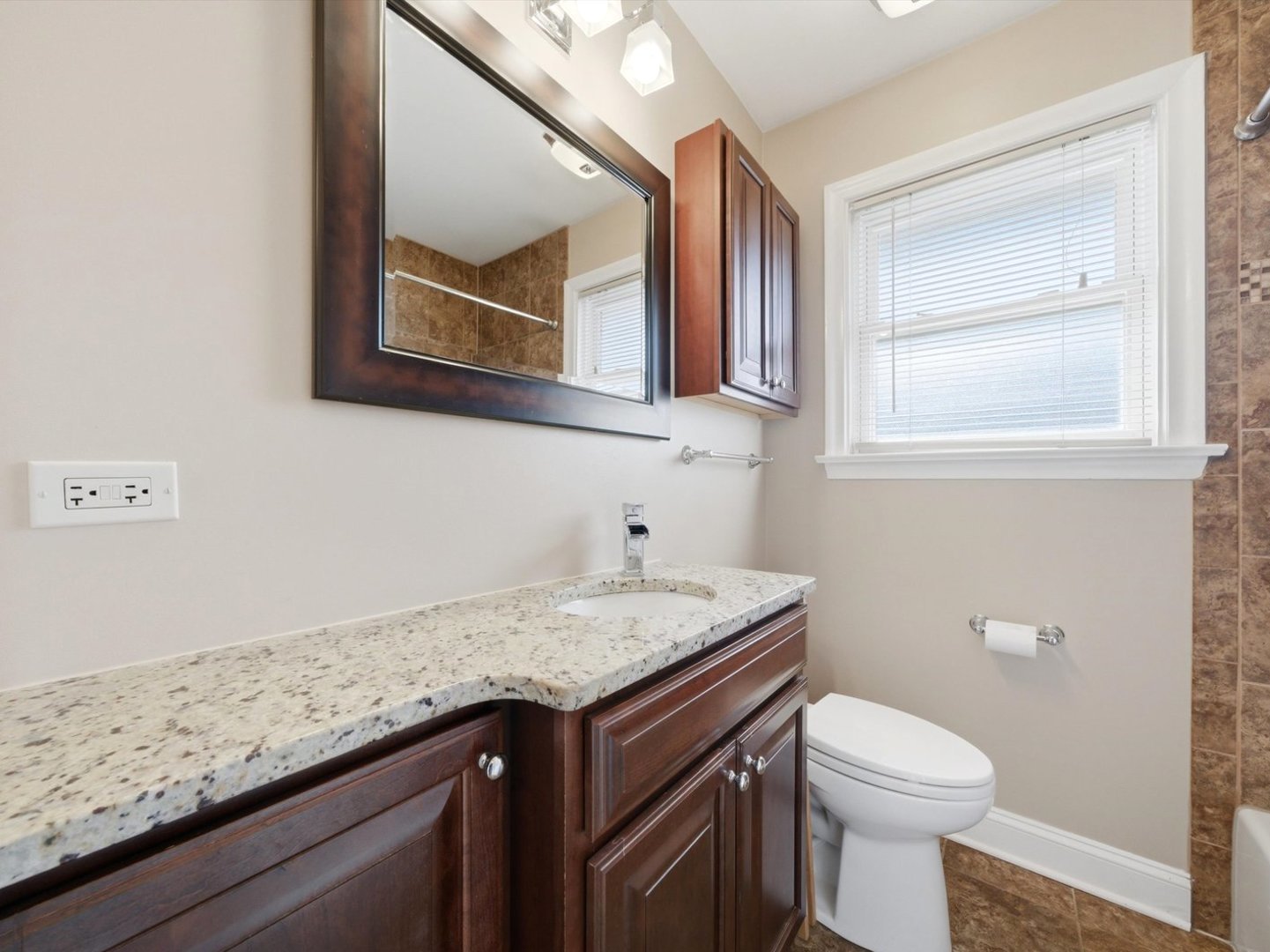 10265 Dickens Street, Westchester, IL 60154