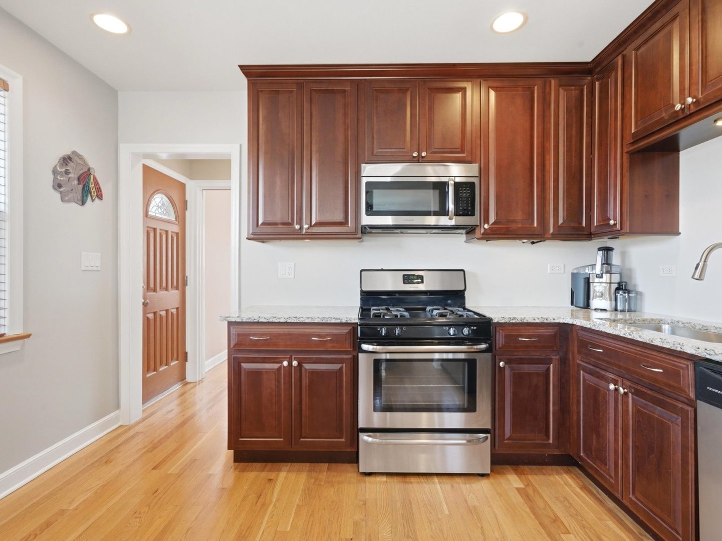 10265 Dickens Street, Westchester, IL 60154