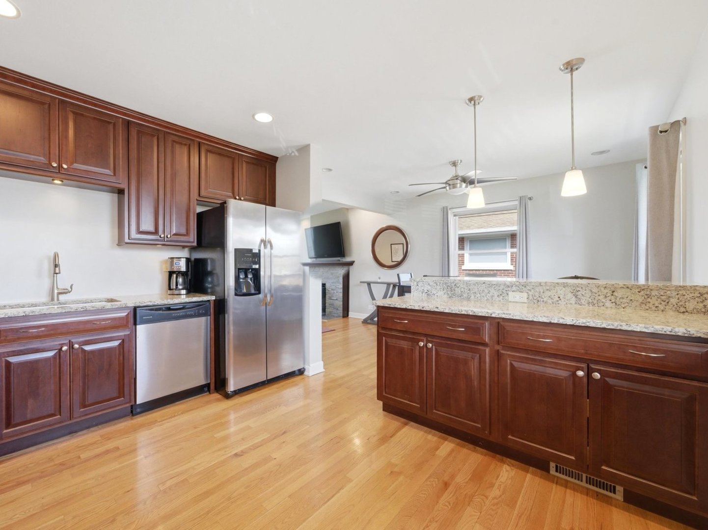 10265 Dickens Street, Westchester, IL 60154