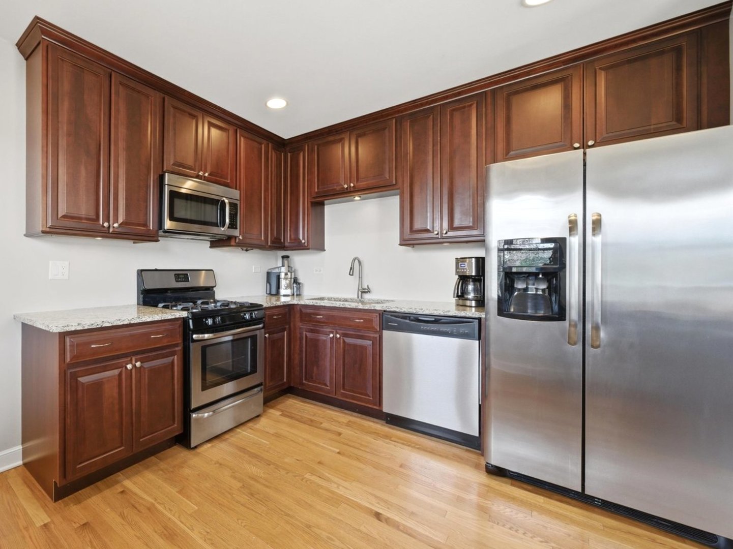 10265 Dickens Street, Westchester, IL 60154