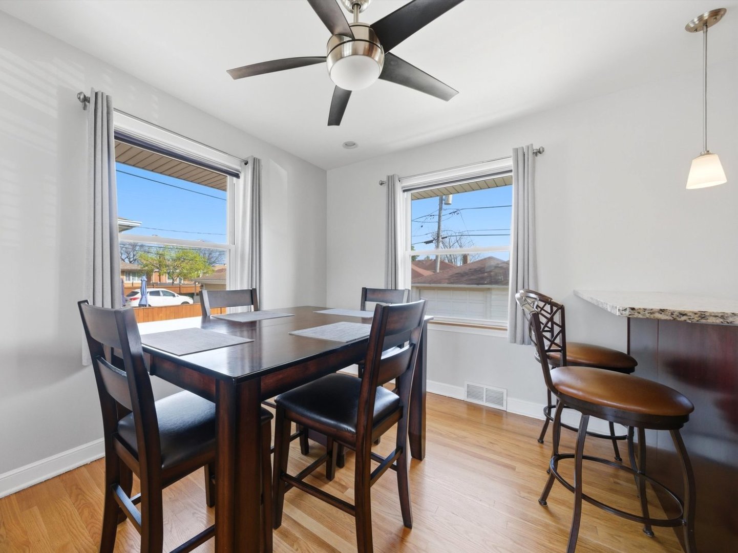 10265 Dickens Street, Westchester, IL 60154