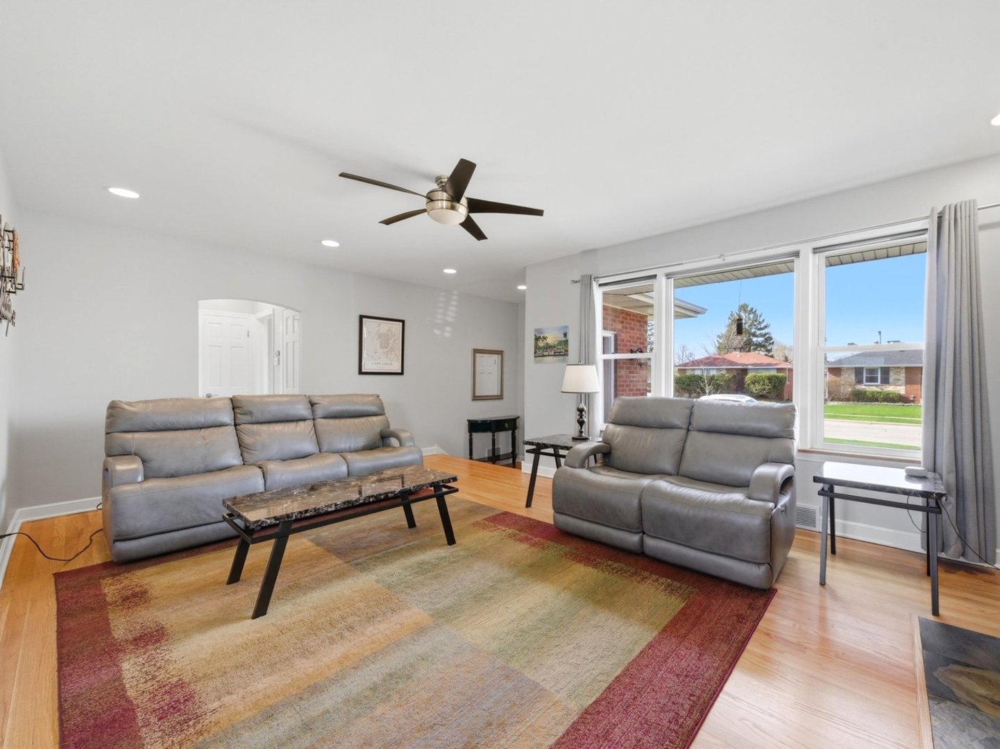 10265 Dickens Street, Westchester, IL 60154