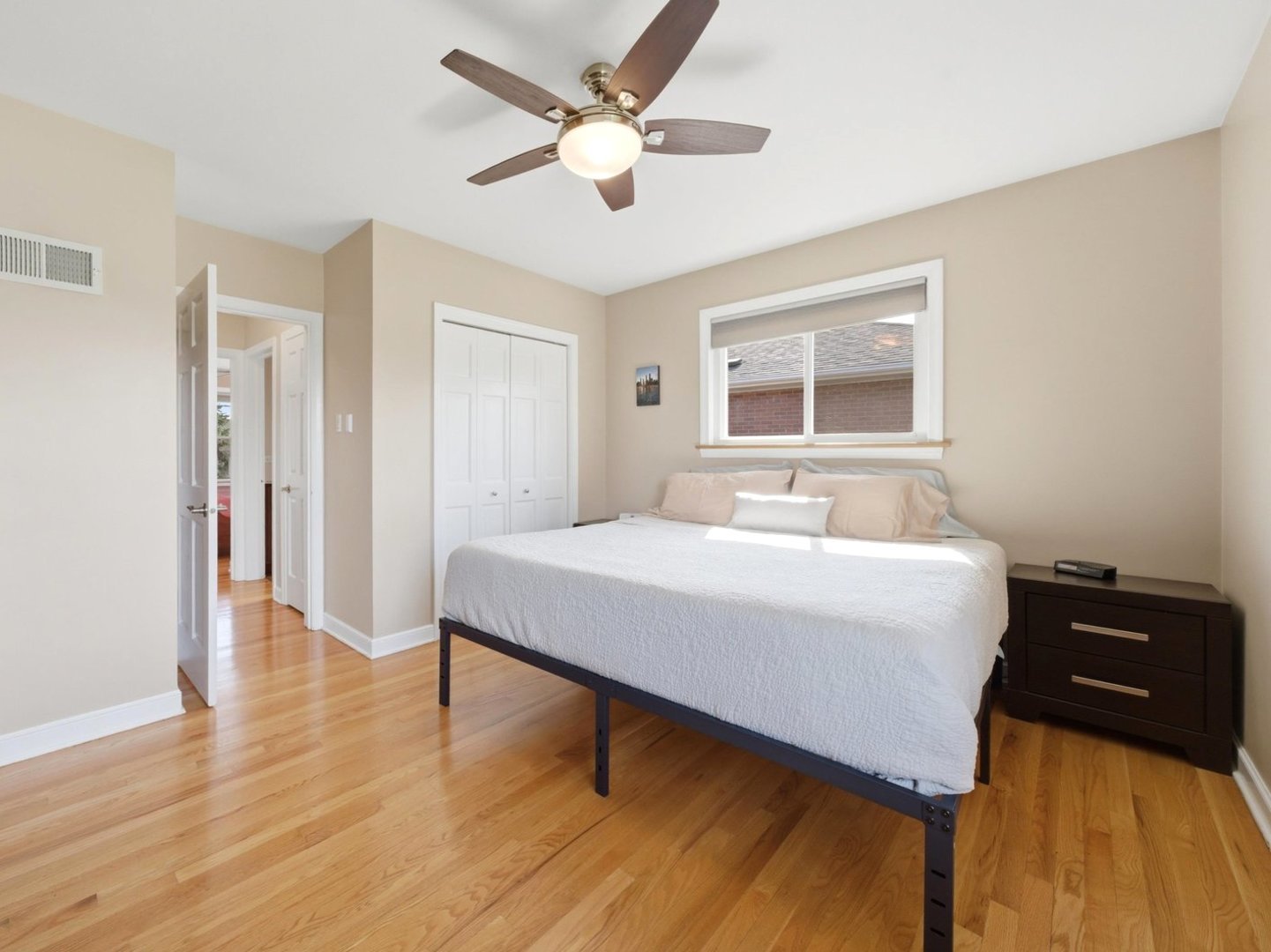 10265 Dickens Street, Westchester, IL 60154