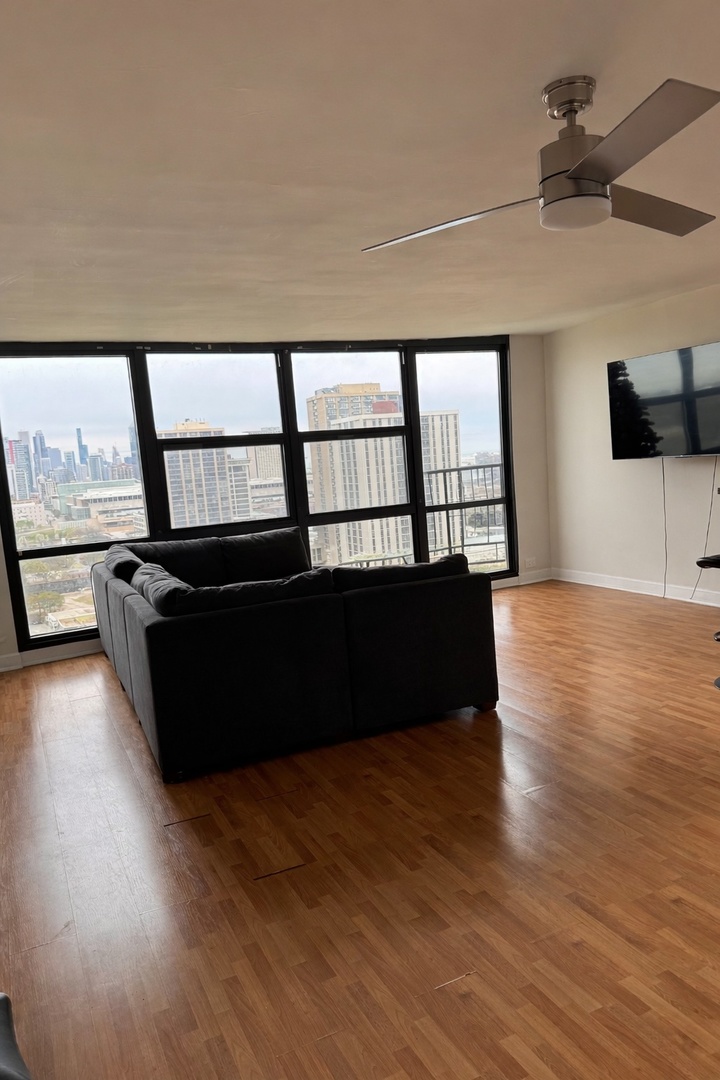 2901 S Michigan Avenue #1610, Chicago, IL 60616