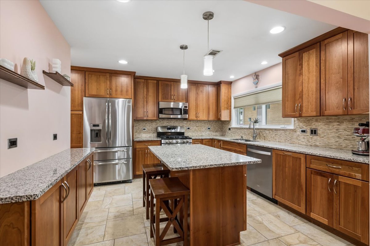 611 50th Place, Western Springs, IL 60558