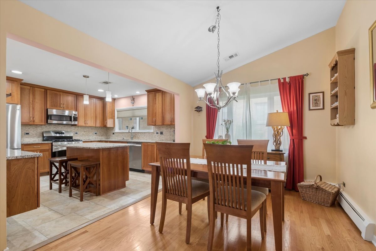 611 50th Place, Western Springs, IL 60558