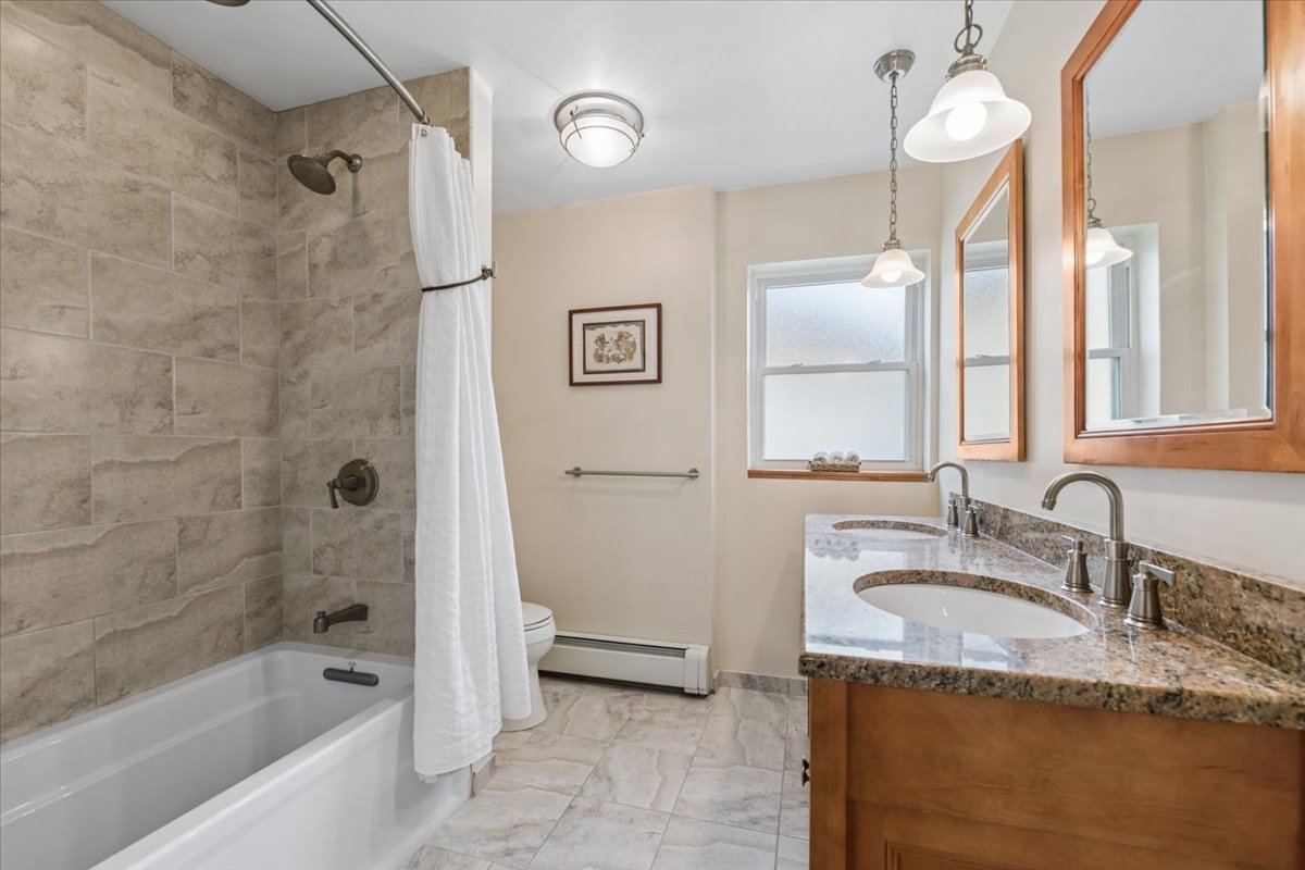 611 50th Place, Western Springs, IL 60558