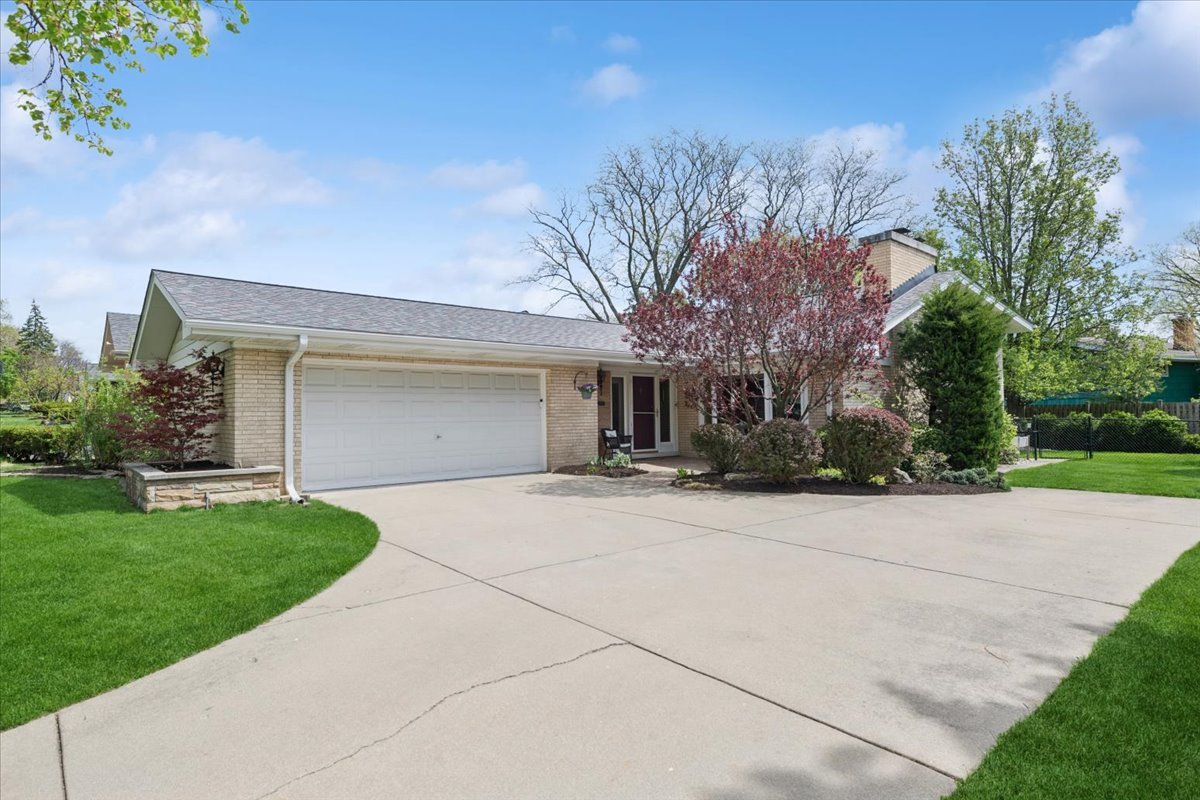 611 50th Place, Western Springs, IL 60558