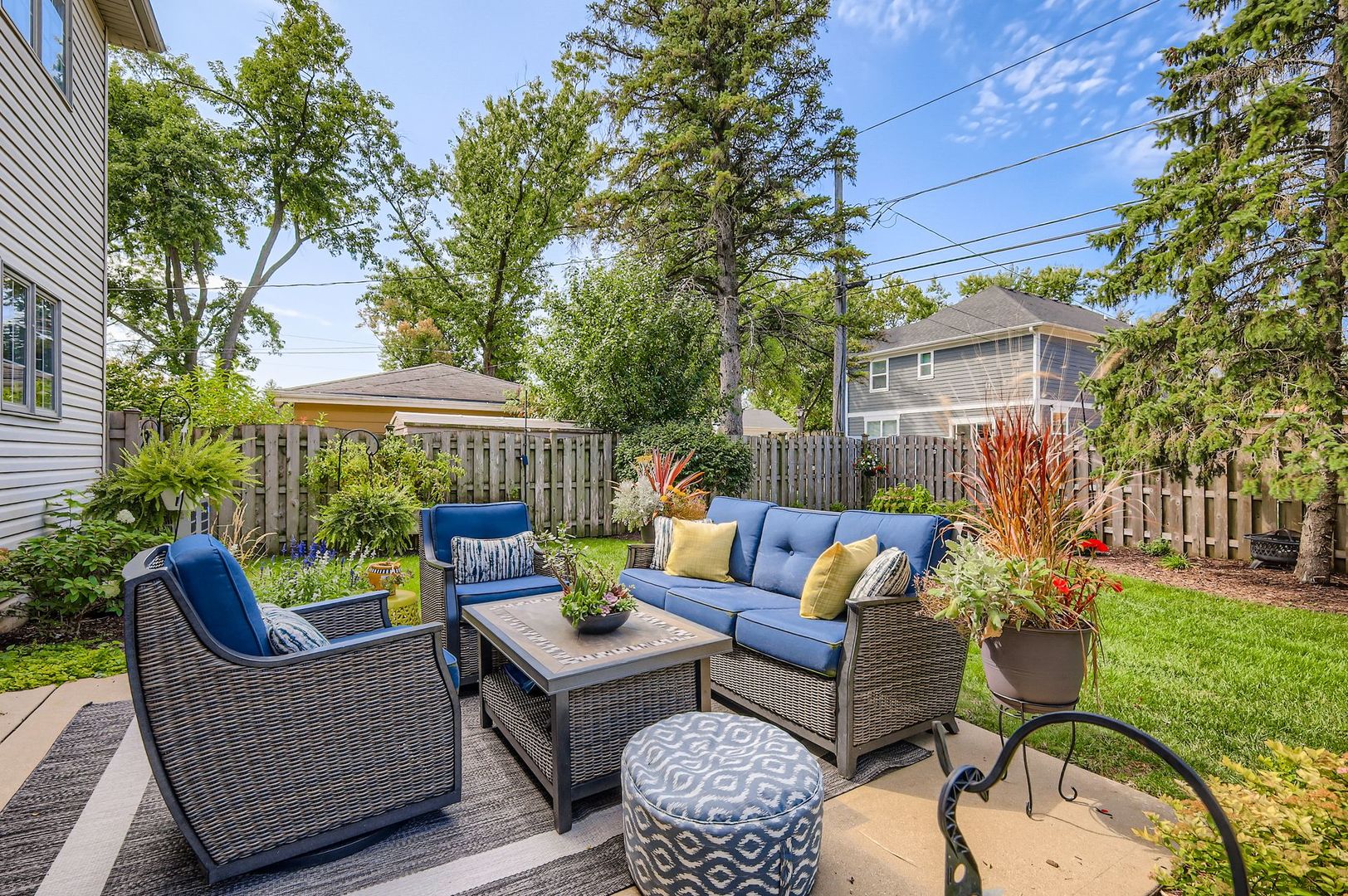 816 S Spring Road, Elmhurst, IL 60126