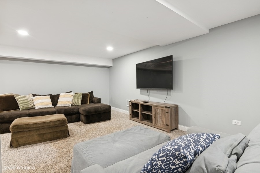 816 S Spring Road, Elmhurst, IL 60126