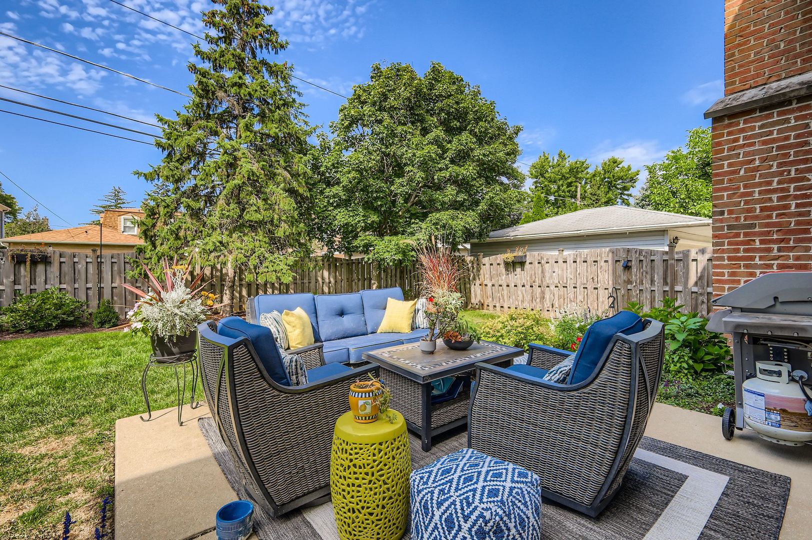 816 S Spring Road, Elmhurst, IL 60126