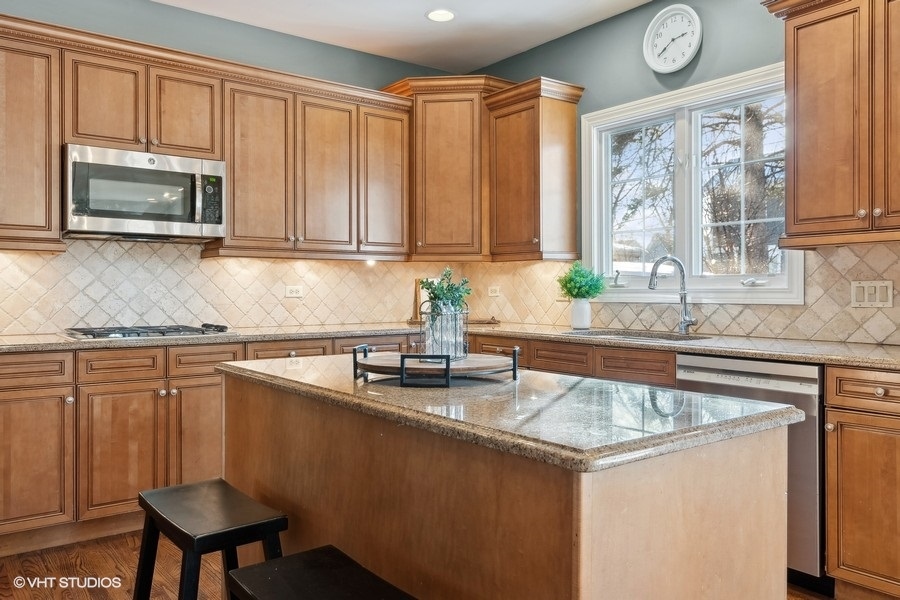 816 S Spring Road, Elmhurst, IL 60126