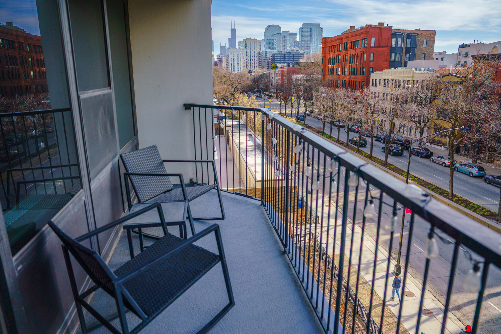 1560 N Sandburg Terrace #503J, Chicago, IL 60610