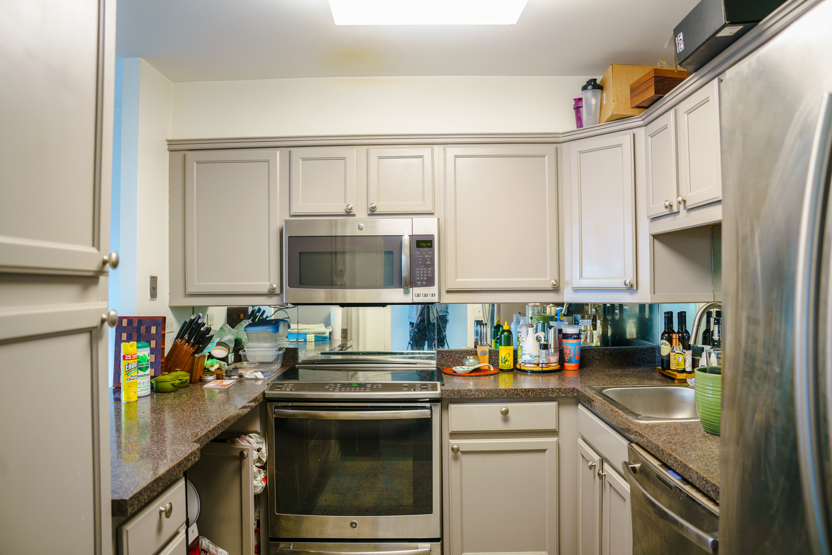 1560 N Sandburg Terrace #503J, Chicago, IL 60610