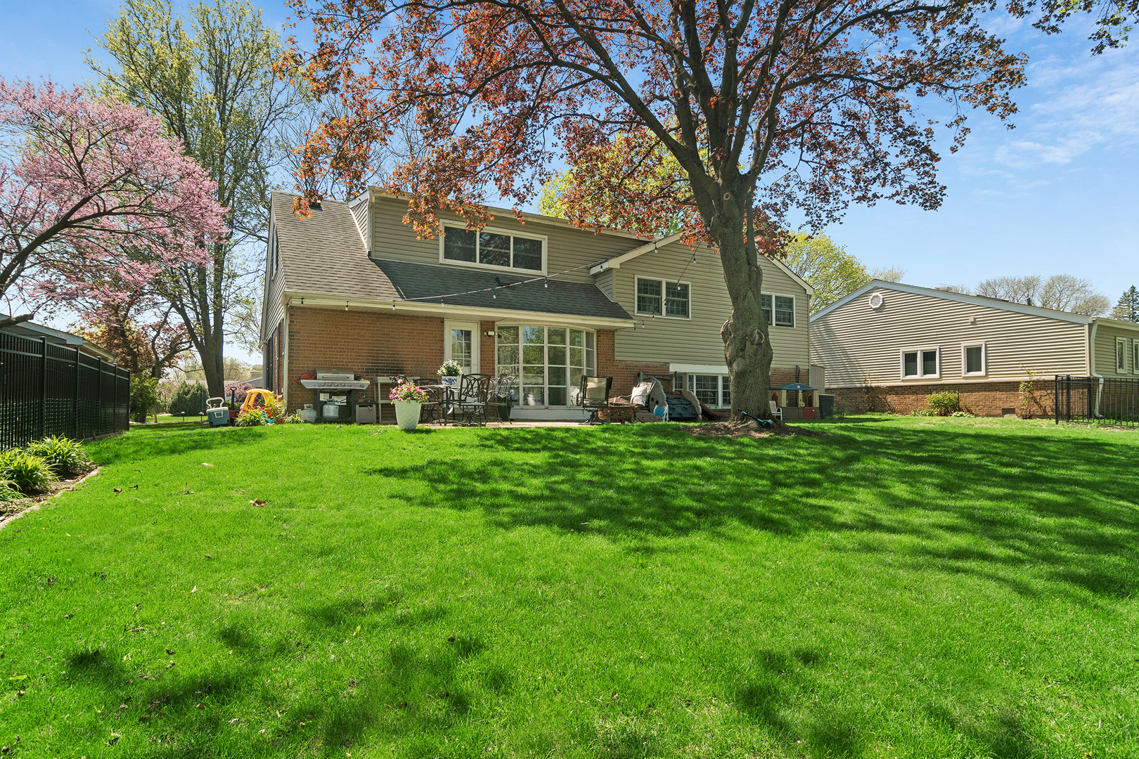 106 W Pickwick Road, Arlington Heights, IL 60005