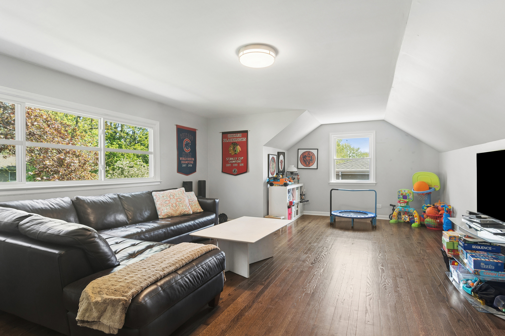 106 W Pickwick Road, Arlington Heights, IL 60005