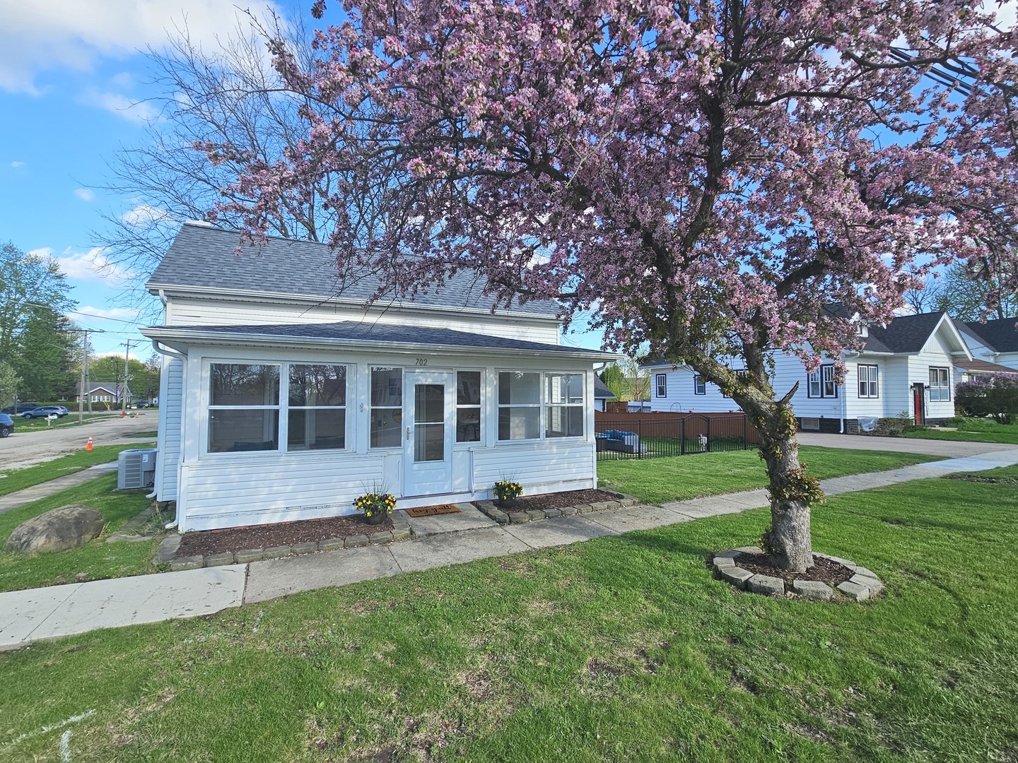 702 S Main Street, Yorkville, IL 60560