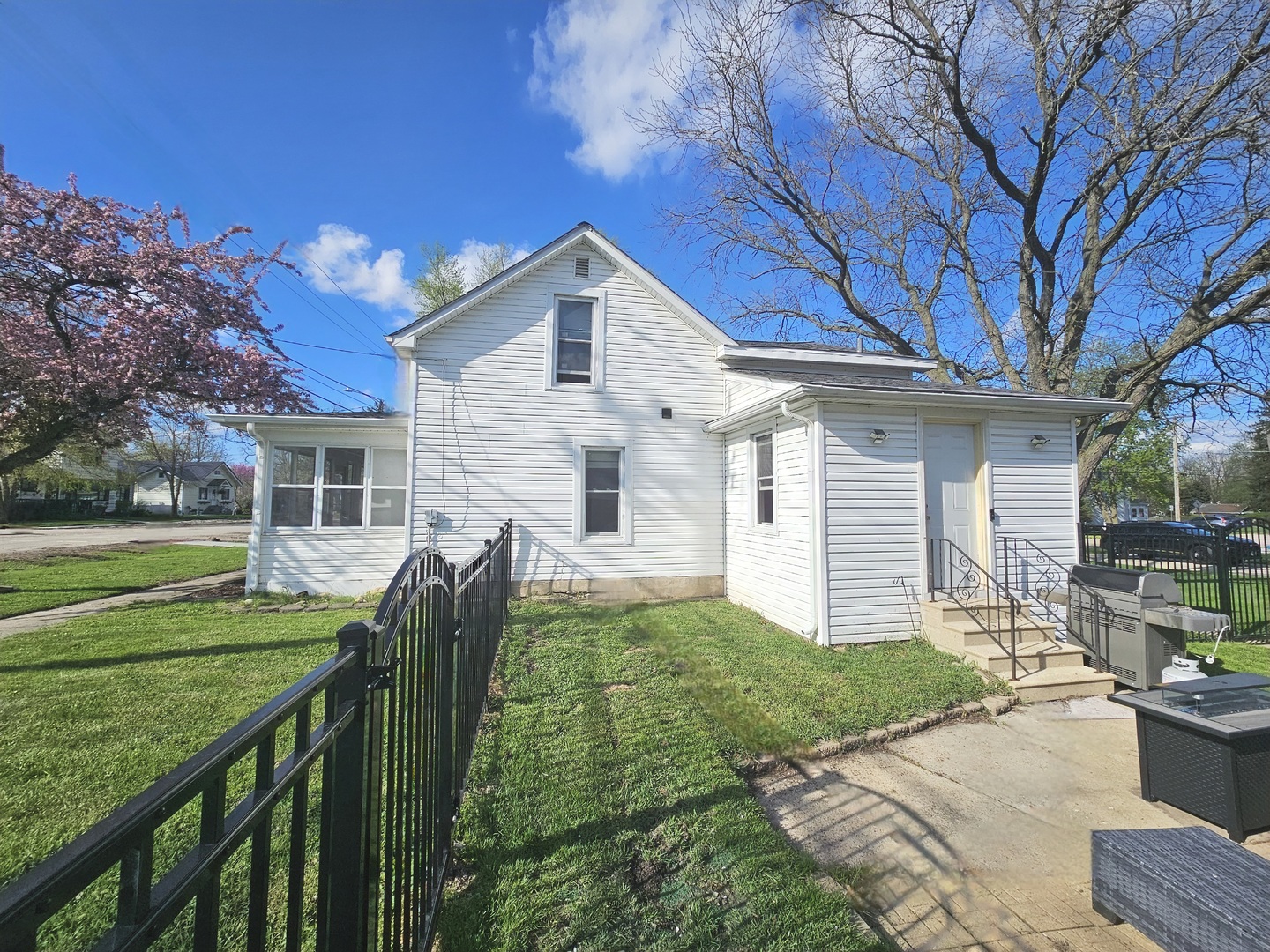 702 S Main Street, Yorkville, IL 60560