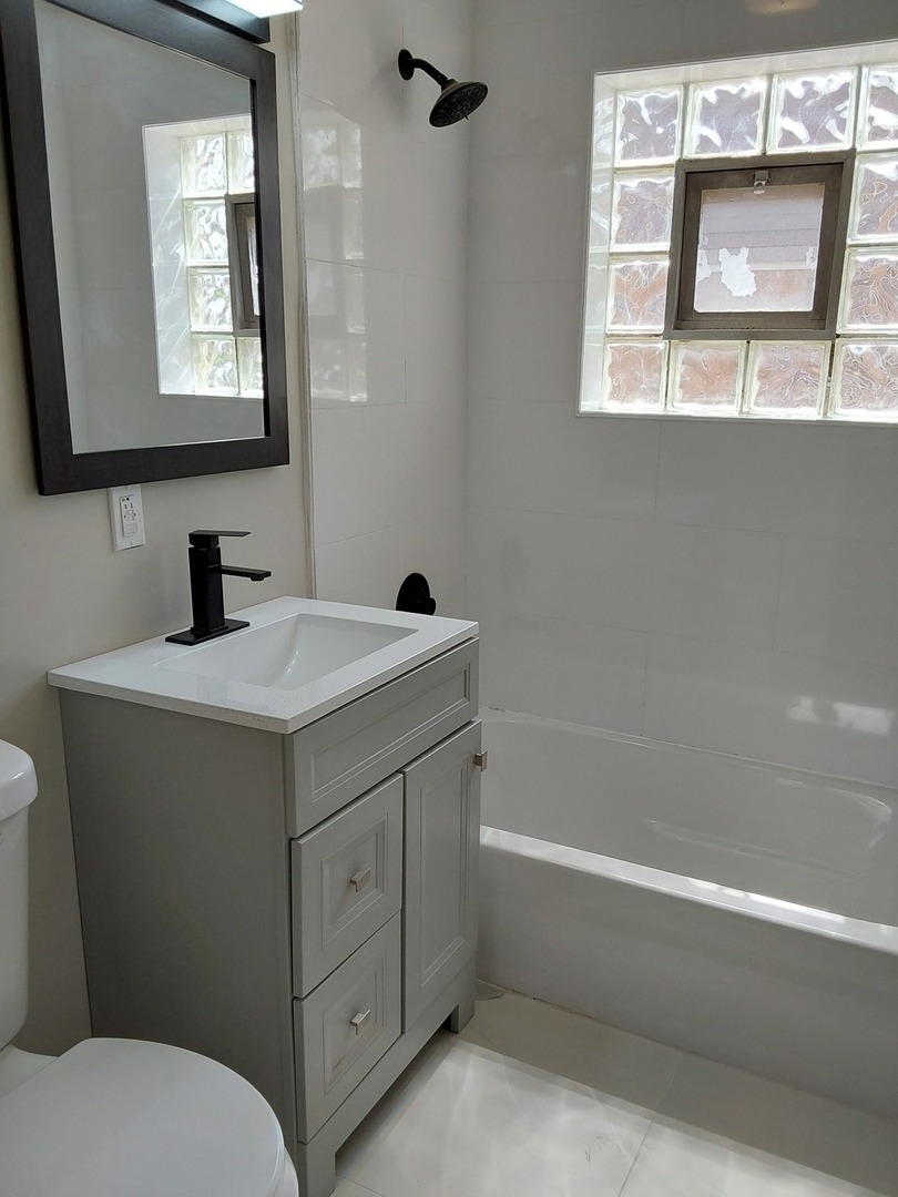 15524 Gouwens Lane, South Holland, IL 60473