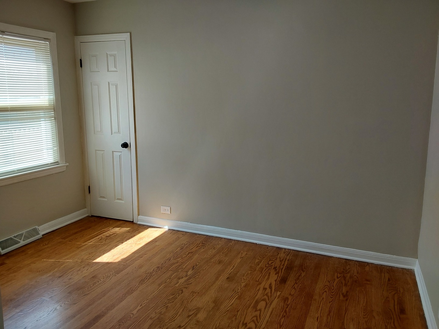 15524 Gouwens Lane, South Holland, IL 60473