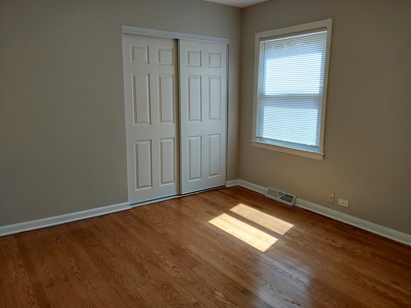 15524 Gouwens Lane, South Holland, IL 60473