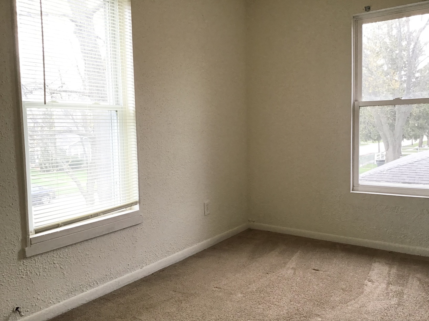 2406 Gilead Avenue, Zion, IL 60099