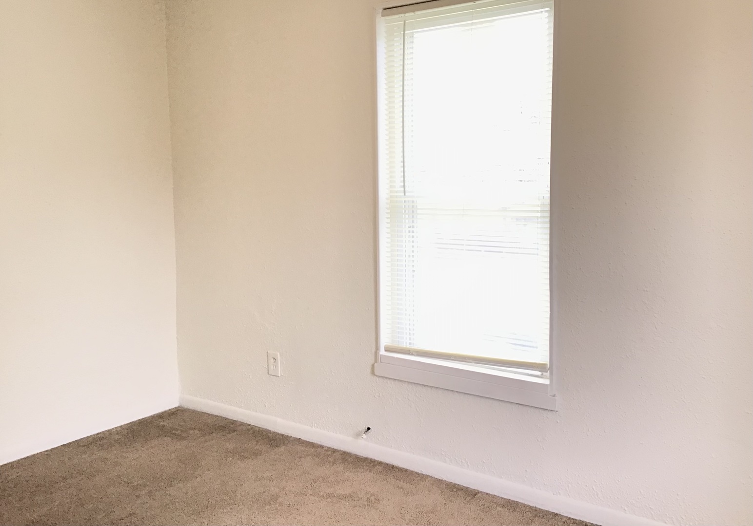 2406 Gilead Avenue, Zion, IL 60099