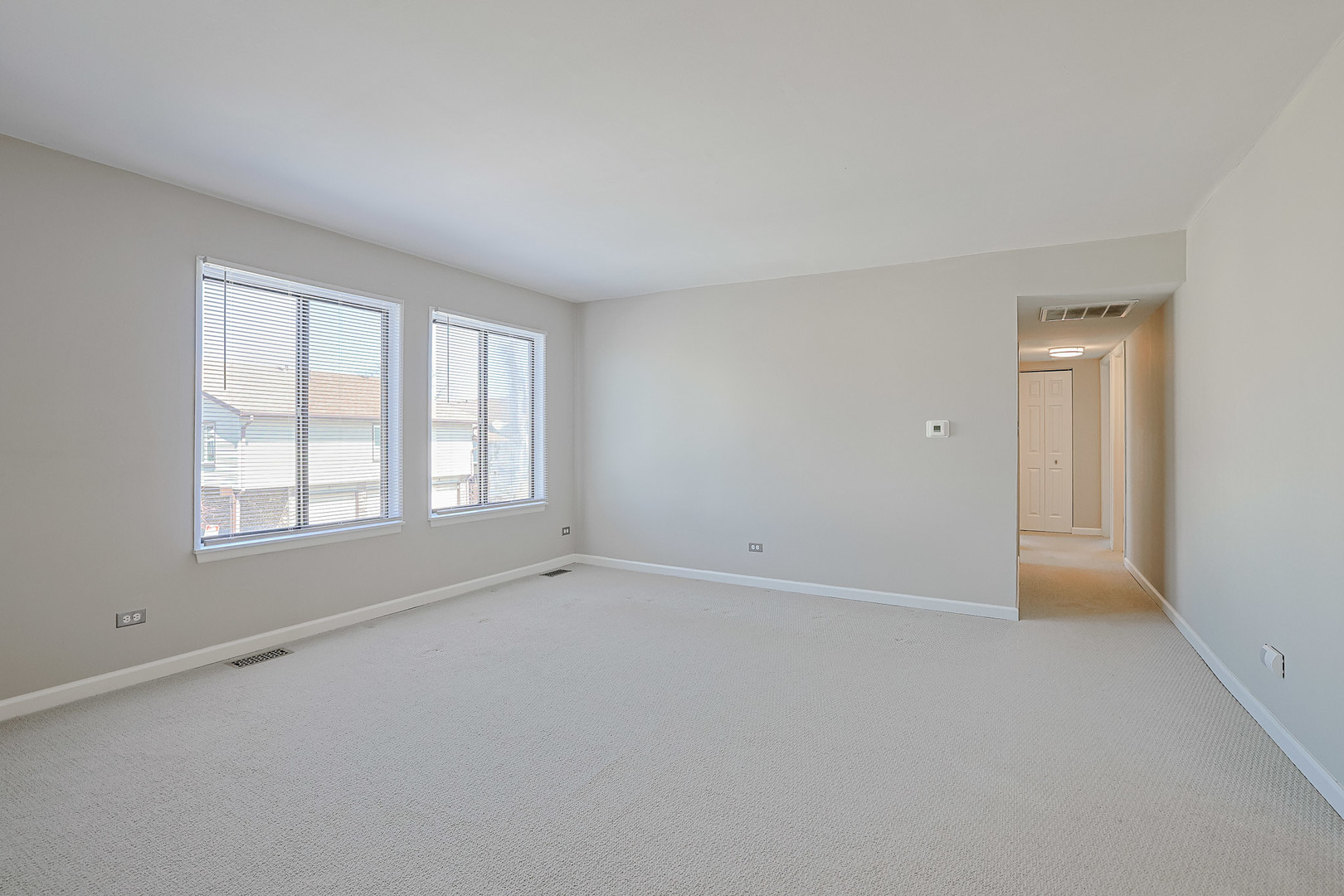 1332 Kingsbury Drive #1, Hanover Park, IL 60133