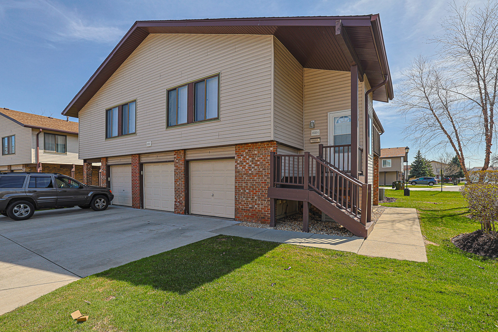 1332 Kingsbury Drive #1, Hanover Park, IL 60133