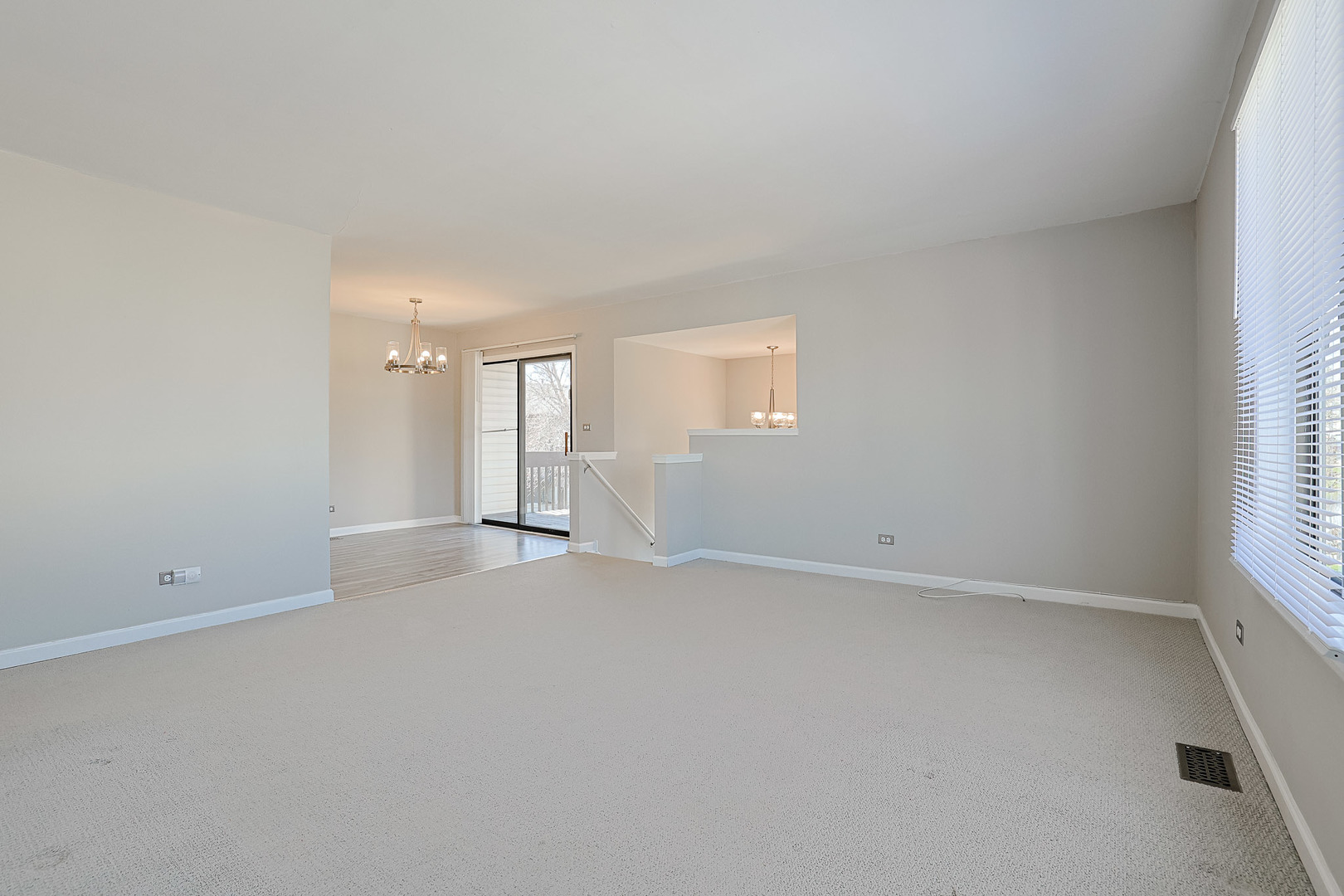 1332 Kingsbury Drive #1, Hanover Park, IL 60133