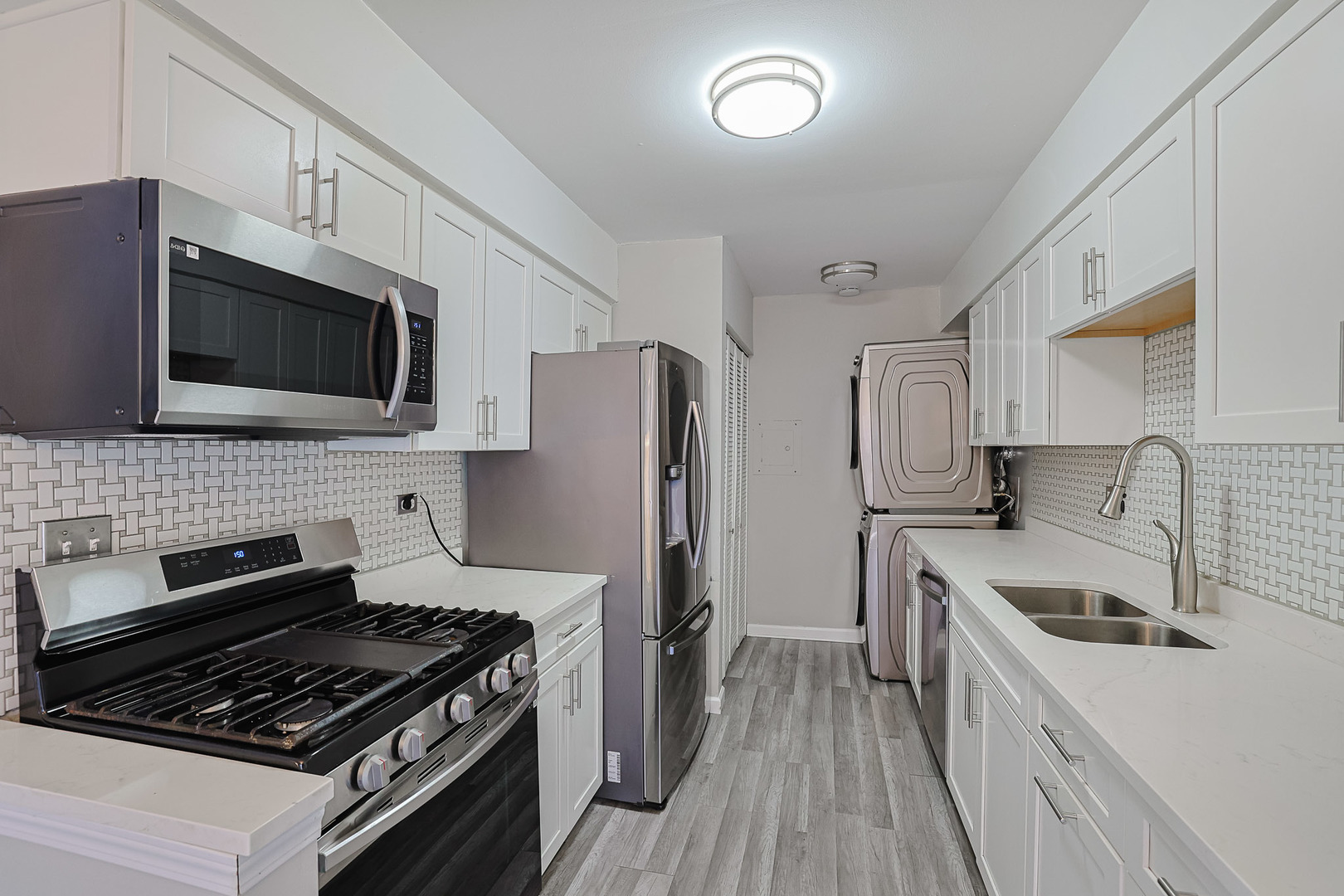 1332 Kingsbury Drive #1, Hanover Park, IL 60133