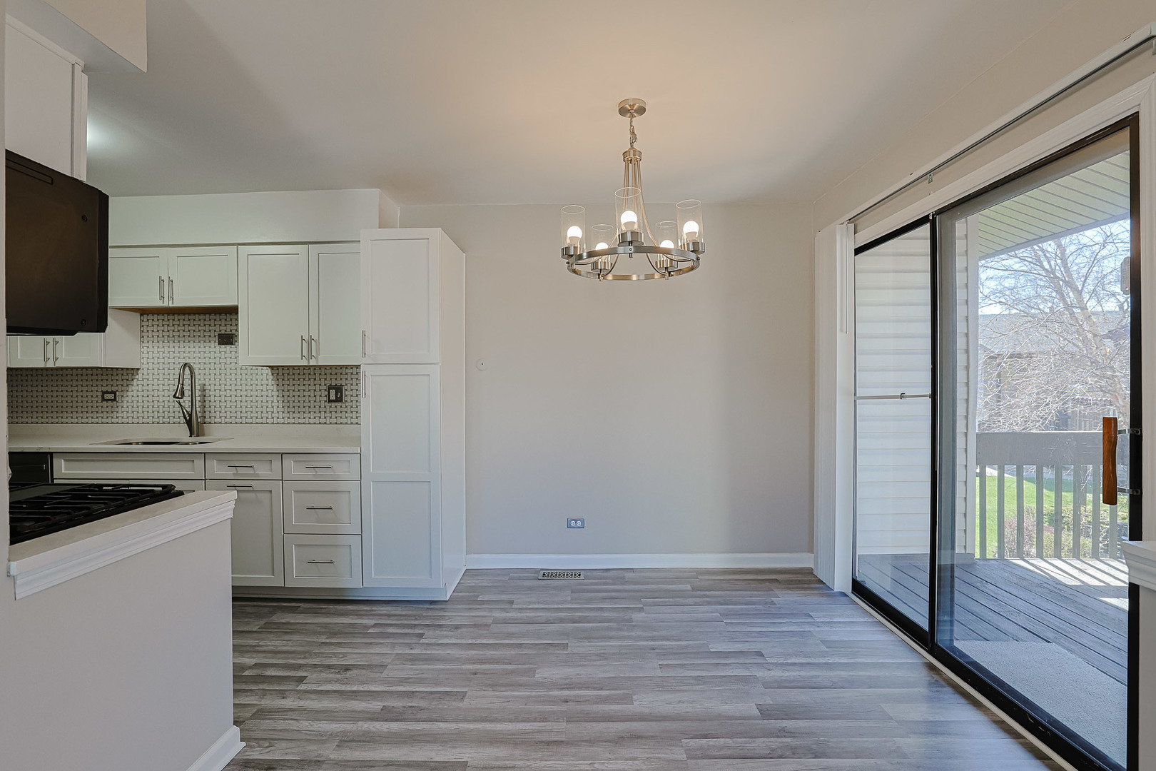 1332 Kingsbury Drive #1, Hanover Park, IL 60133