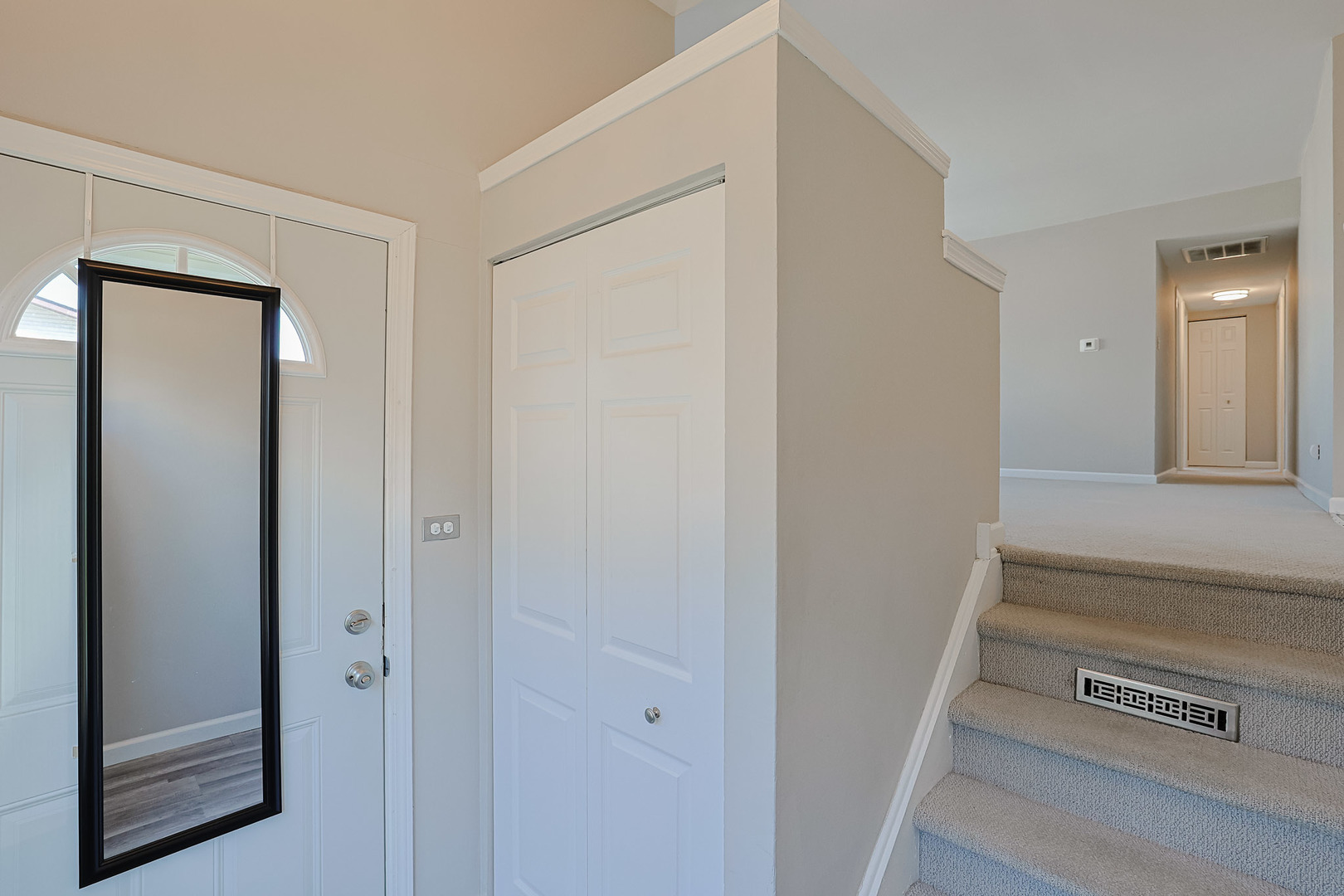 1332 Kingsbury Drive #1, Hanover Park, IL 60133